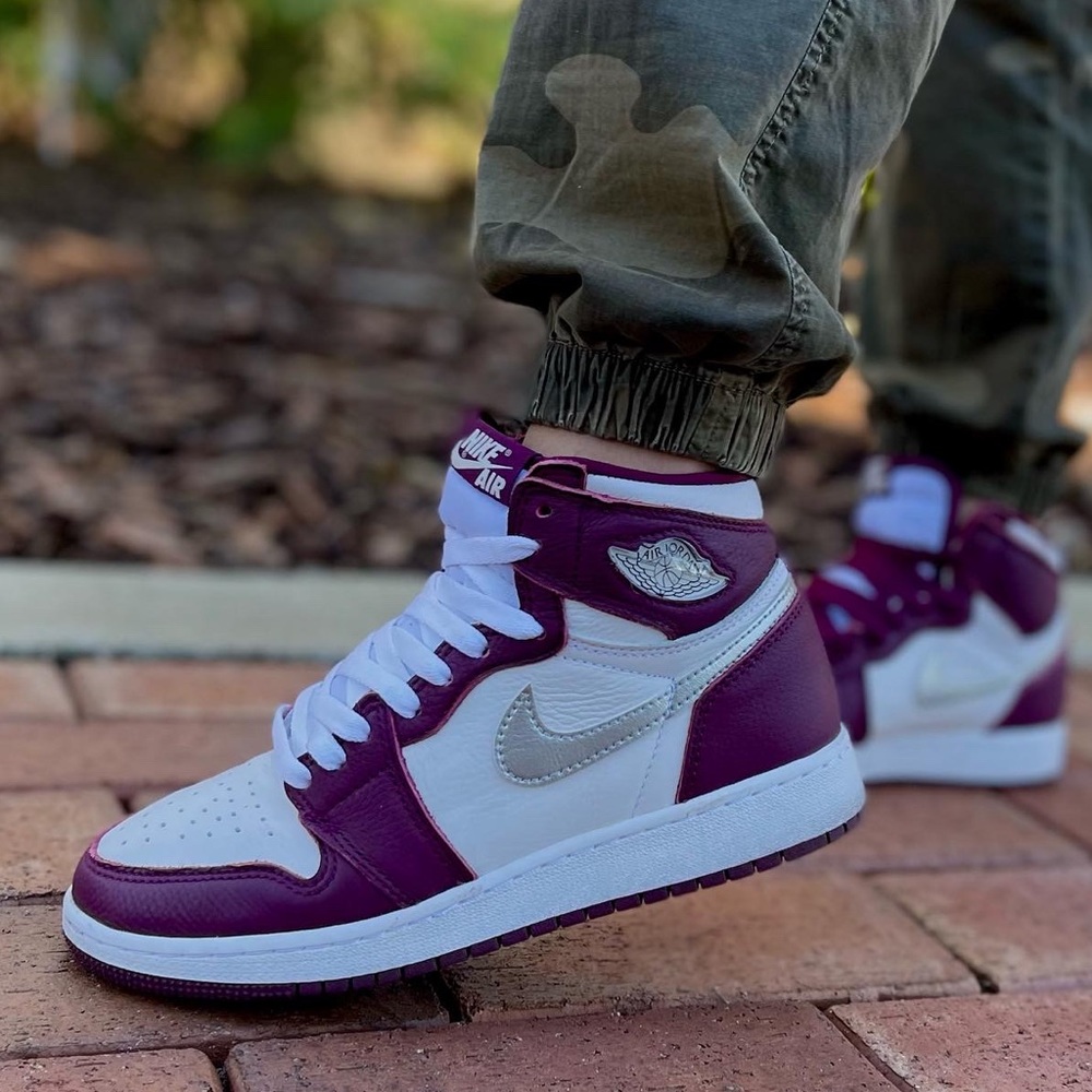 Air Jordan 1 High OG Bordeaux - Like new